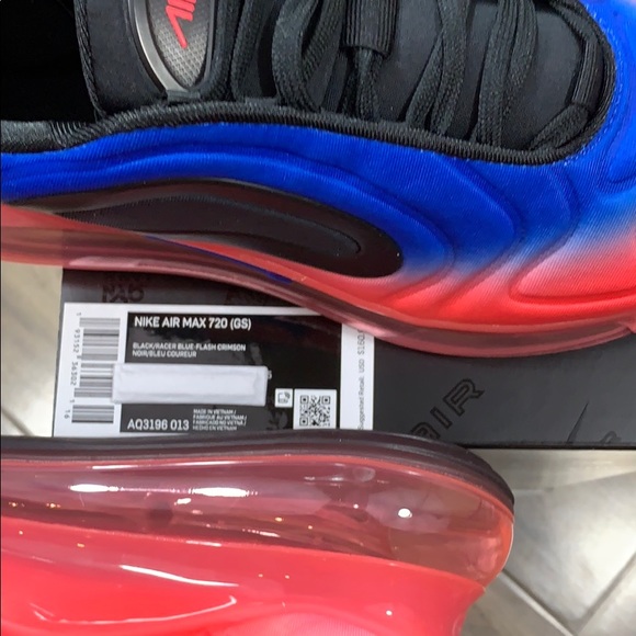 NIKE AIR MAX 720 GS - Picture 16 of 16